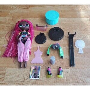 LOL Surprise OMG Dance Dance Virtuelle Fashion Doll and Accessories